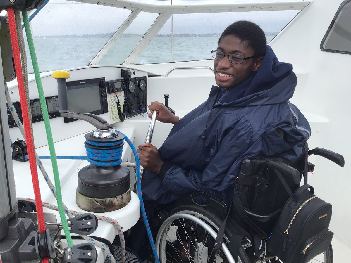 SailDisability's tweet photo. Speedy day enjoying the action over @cowes_week and the usual wonderful sights of the Solent.
#alltheknots #speedy #inclusivesailing #sightsofthesolent #haveaday #disabilitysailing https://t.co/nbsmyMyUqi