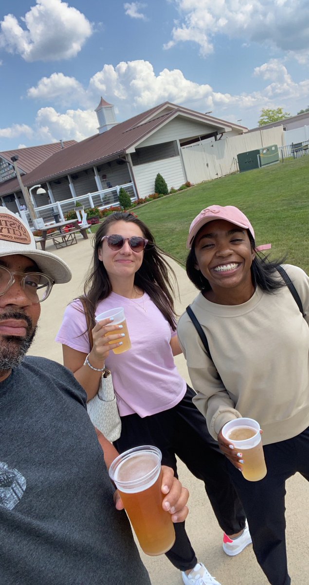 bobrown69's tweet photo. With the girls at @IGRaceCourse  @EbsBrown @sophiabowers10 https://t.co/7lYZiq548a