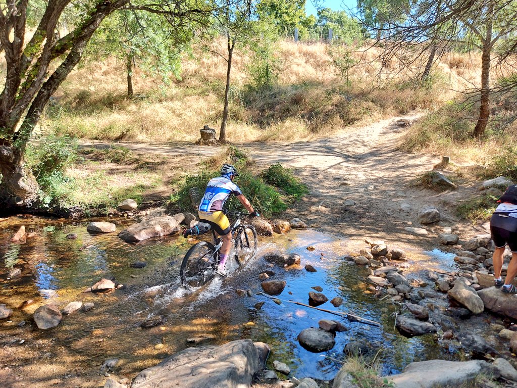 RobertoDLFC's tweet photo. 🔚 Etapa 6️⃣: Rascafría-Villanueva.
🚵♂️ 93,49 km.
↗️ 1.511 m.
#RutaChipirón2021 #MTB #Tamajón #Condemios #Riaza #Sepúlveda #HocesdelDuratón #LaVelilla #Pedraza #Navafría #Rascafría #Morcuera #Villanueva https://t.co/M5pXIcKHpK