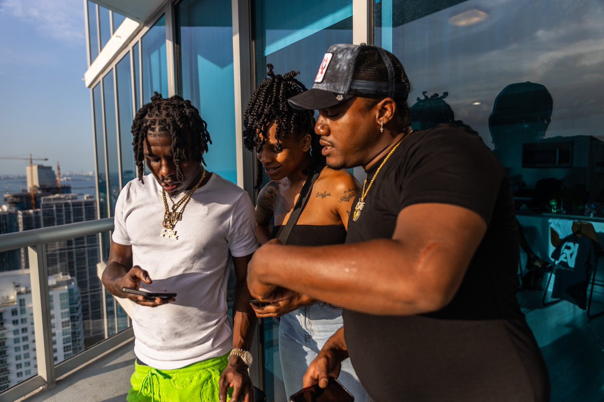 LalaaShep's tweet photo. Took a trip to Miami to film @Blo5k_LilA x @QuayGlobal “Drop Top” music video 🗣🏎💨🌴
@lsmgllc
#DropTop #LSMG 🙏🏾 #LastSupperMusicGroup #Summer #Miami #TPRMediaGroup https://t.co/lnLhjmPphh