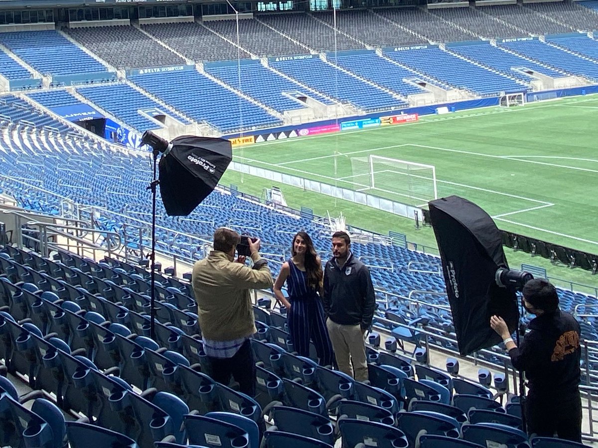 Have you seen the new faces on our website?⁠⁠
Meet our new MBA SEM alumni ambassadors ⁠Laina Chavez and Santiago Gallo⁠⁠.
We had an amazing time at Lumen Field!
seattleu.edu/business/mba-s… 
#SeattleU #seattleualbers #mba #graduateschool #sportsbiz #alumni #sportmanagement