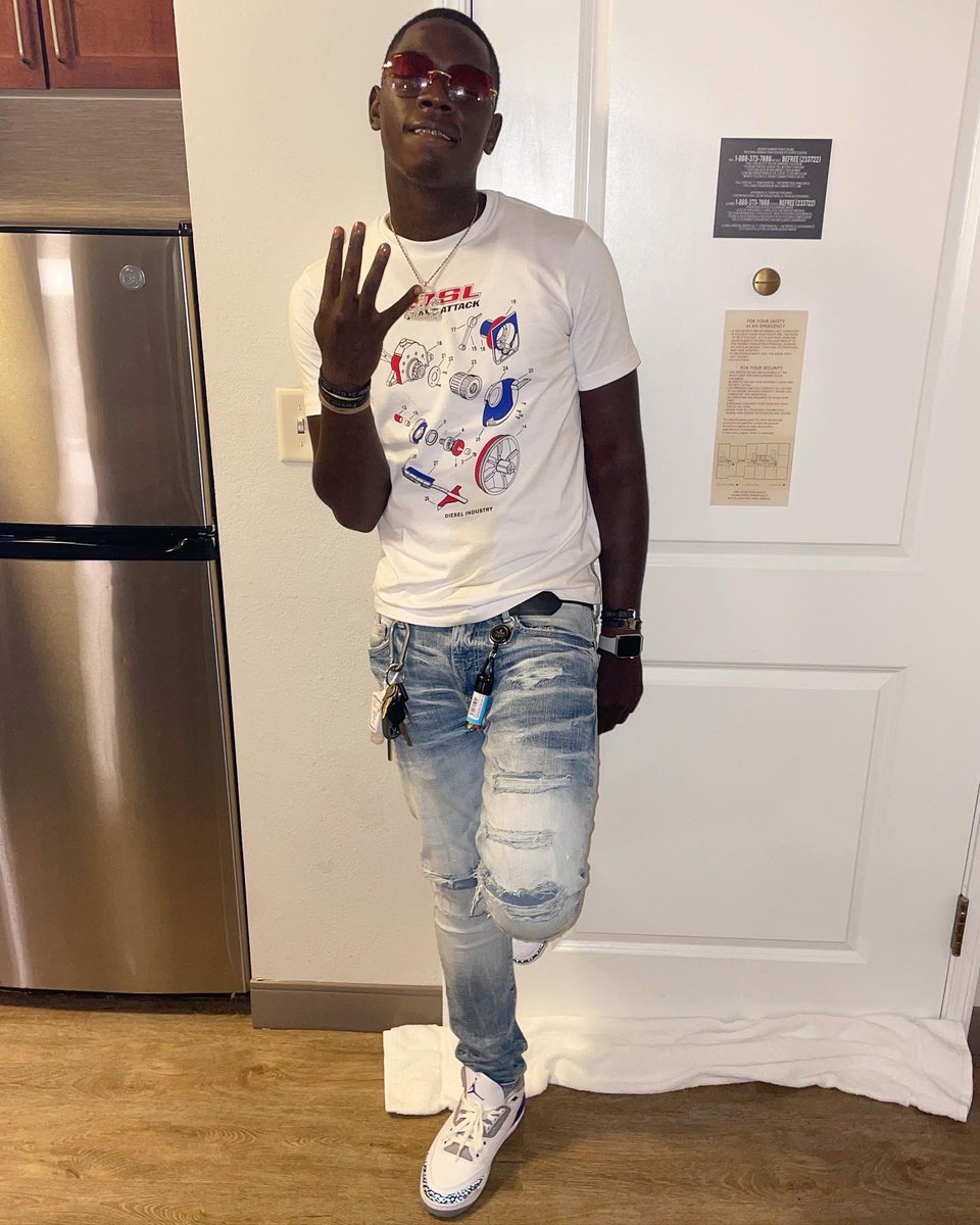 G4MKodak's tweet image. I’m just happy to be here🌟 #21 #FreeDaGang