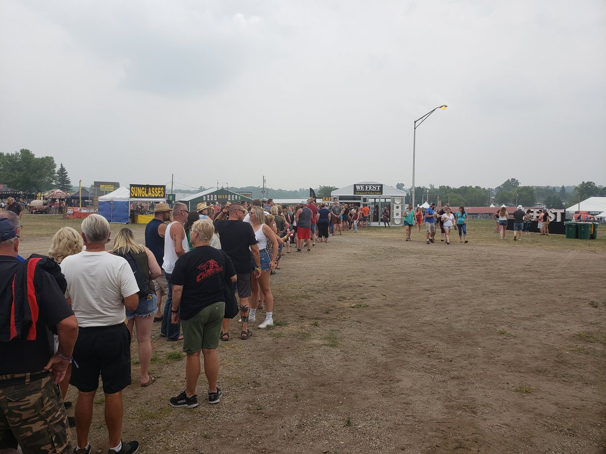 Hey <a href="/wefestmn/">WE Fest</a> and <a href="/livena/">Live Næss</a> great 1st umpre3ssion of the way things will work with new ownership.  Just have everyone stand in a line with 2 workers instead of mailing lanyards like you have for last 10+years..  0 for 1...