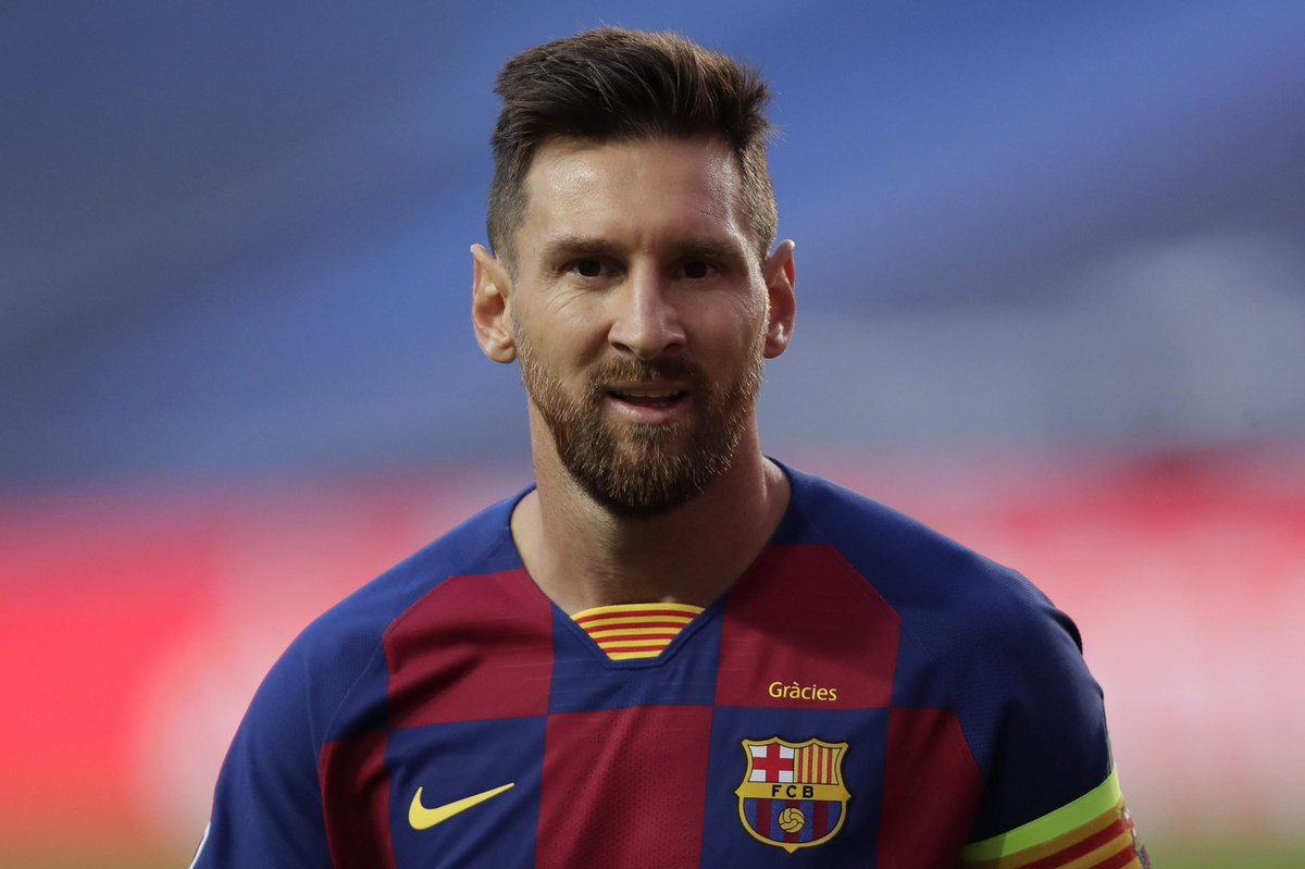 ItsAxdre_'s tweet photo. Who is the real #GOAT ??
Like for #Messi 👍
Retweet for #CR7 🤩 https://t.co/rm4N7s9Rqd