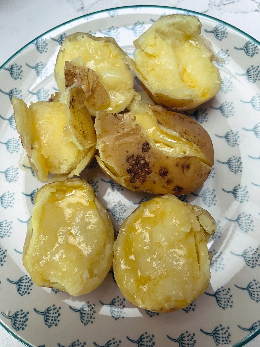 GazSmith_Chef's tweet photo. Wexford Queens 
Butter 
Salt 
Smile https://t.co/aWvYCgxOK2