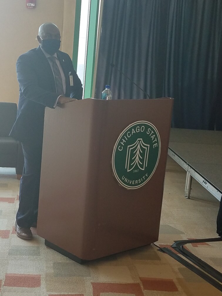 Hunt_Institute's tweet photo. You may have heard of alternative pathways to teaching like "Grow Your Own" programs. Rep. Michele Mussman introduces our next #TeacherWorkforceIL session, moderated by IL Teacher of the Year Justin Johnson. @nileswestnews @NEIU @SWOPorg @LizaPappas @GrowYourOwnIL @ISBEnews https://t.co/vhR4UKYt4U