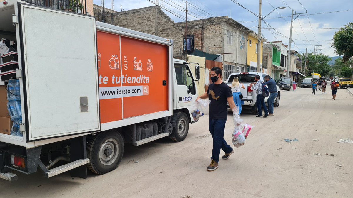 diegomasayig's tweet photo. Un placer colaborar conjuntamente como industriales y poder llevar a quienes más los necesitan despensas y productos de primera necesidad para habitantes de Miramar, zona afectada por el desbordamiento del Río Seco. @CCIJalisco @mindmexico https://t.co/MnQQwbpfnW