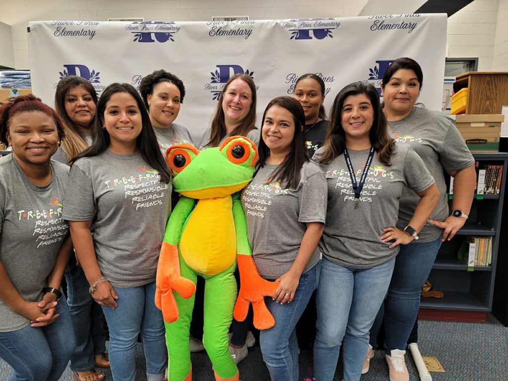Loving my third grade team! #thirdgrade <a href="/Ms_Amezquita/">𝔸𝕟𝕒 𝔸𝕞𝕖𝕫𝕢𝕦𝕚𝕥𝕒 🐸</a> @MsLavone_rpe <a href="/MrsPotter_RPE/">Margie Potter</a>