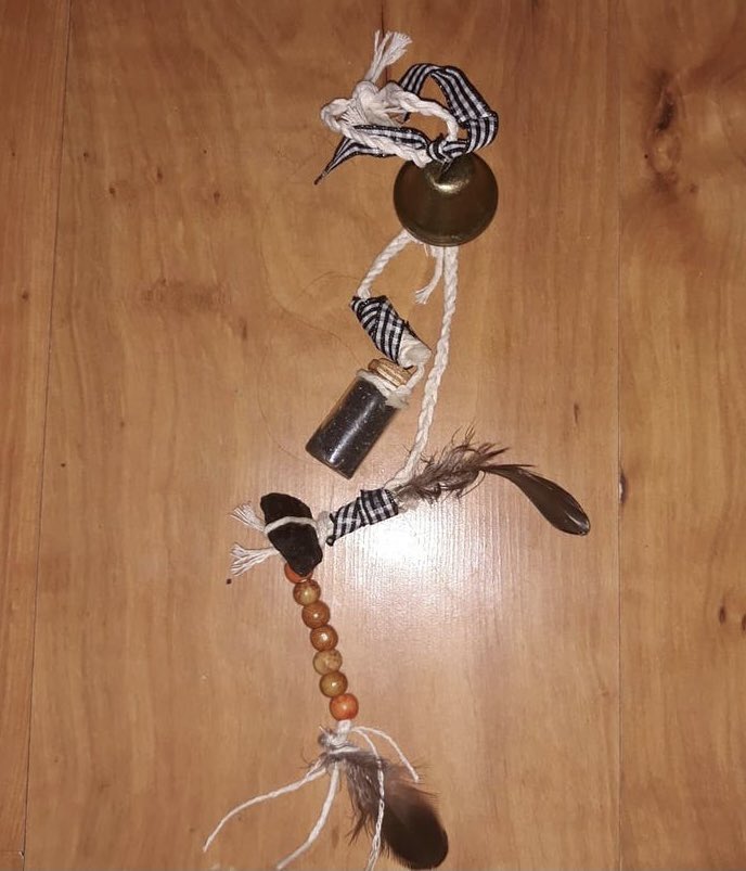 Handmade Protection Bells, moroccan beads, black tourmaline crystal, black salt and feathers with braided twine 🖤

#witchbells #Blacktourmaline #blacksalt #handmadeart  #prosperity #witchyvibes #Meditation #resinart #resincraft #resincharms #resinartist #reiki #healingcrystals