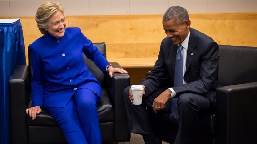 Historiskefotos's tweet photo. Hillary Clinton fiser «The Star-Spangled Banner» (2015) https://t.co/bl8tgB6xDK