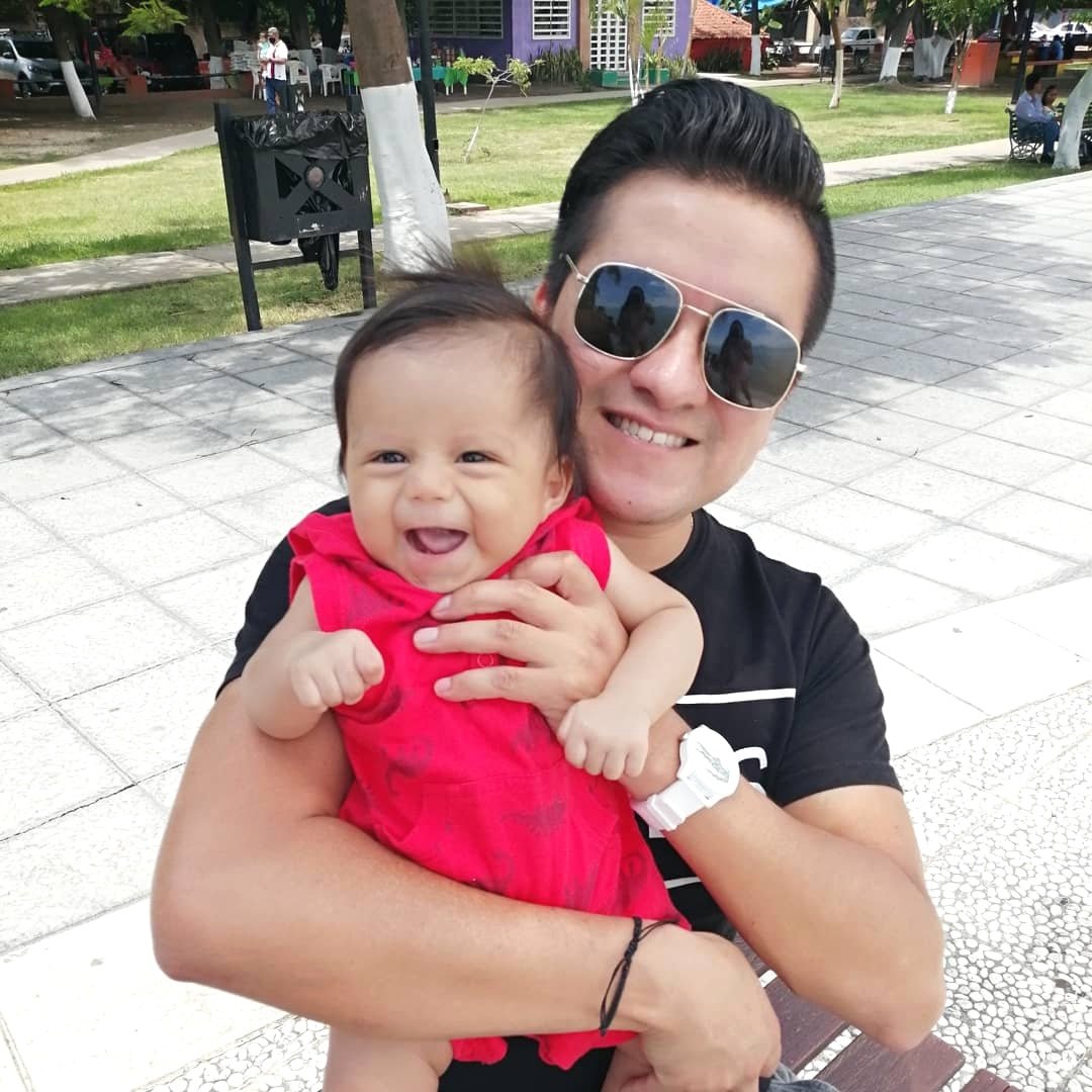 Ricayaros's tweet photo. Mi esposa dice que casi no tengo fotos con Zaid, será cierto....
#babyzaid #fotodeldía https://t.co/pQ2vUkQhA5