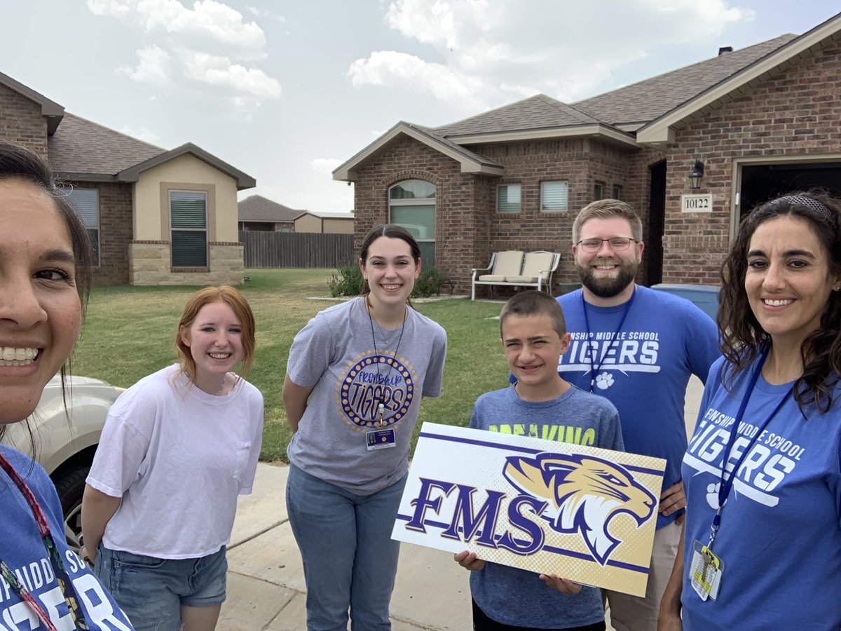 CisnerosIda's tweet photo. Welcome new FMS Tigers! #fmsinspires @FrenshipISD @FrenshipMS https://t.co/QECVgajtpV