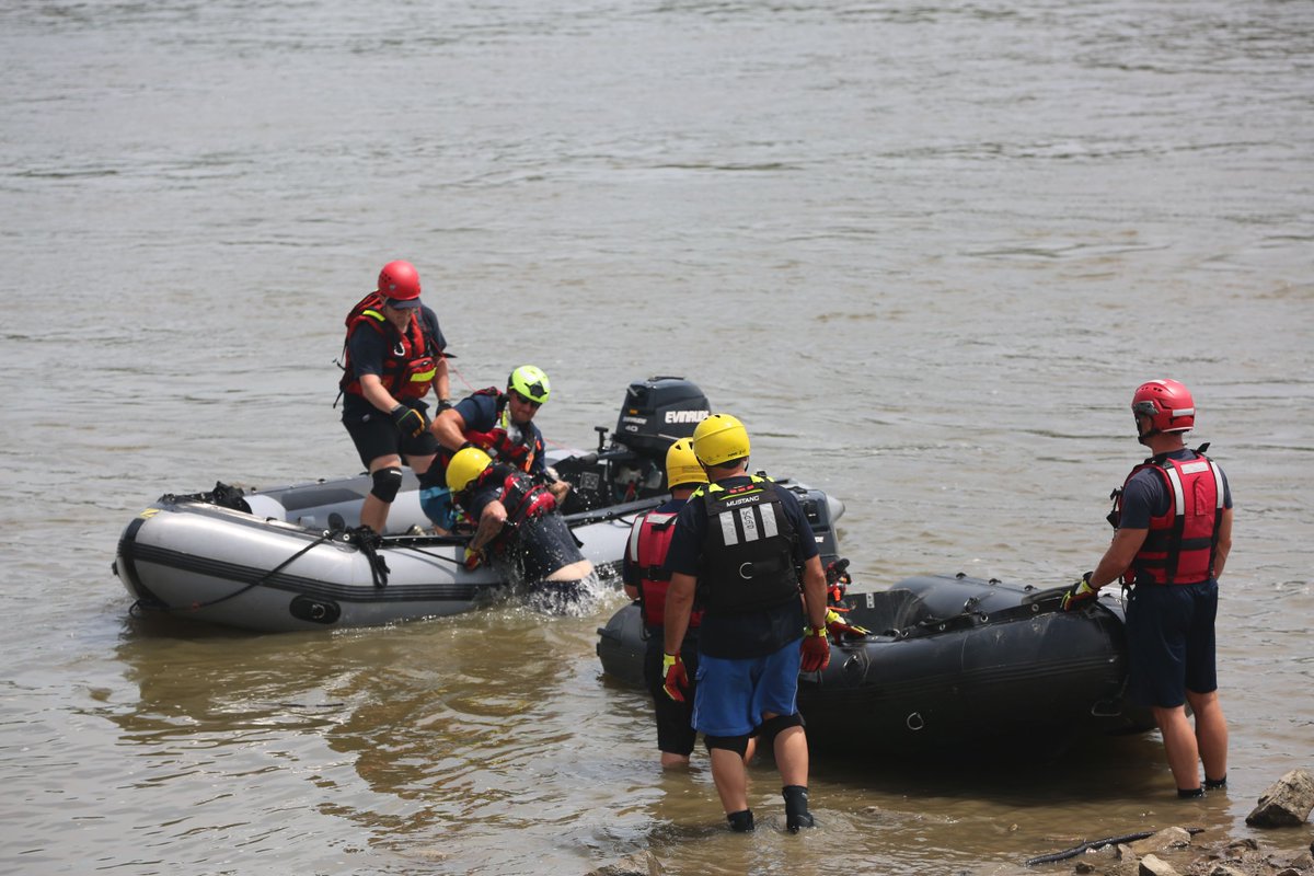 St Charles Fire Dept tweet media