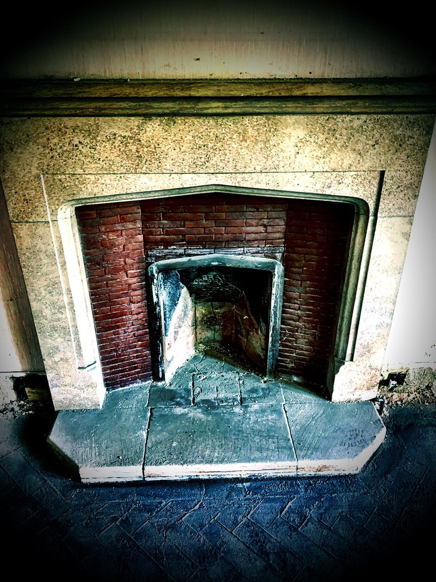fullworksltd's tweet photo. So lots of original & classic features on the #highgateproject but you will have to wait and see if we keep any of them for the renovation. A peek inside the Highgate Project. #fullworksltd #fullworksltdhighgate #renovationproject #familyhome #mumstrustedtraders https://t.co/GHctbvuCPa
