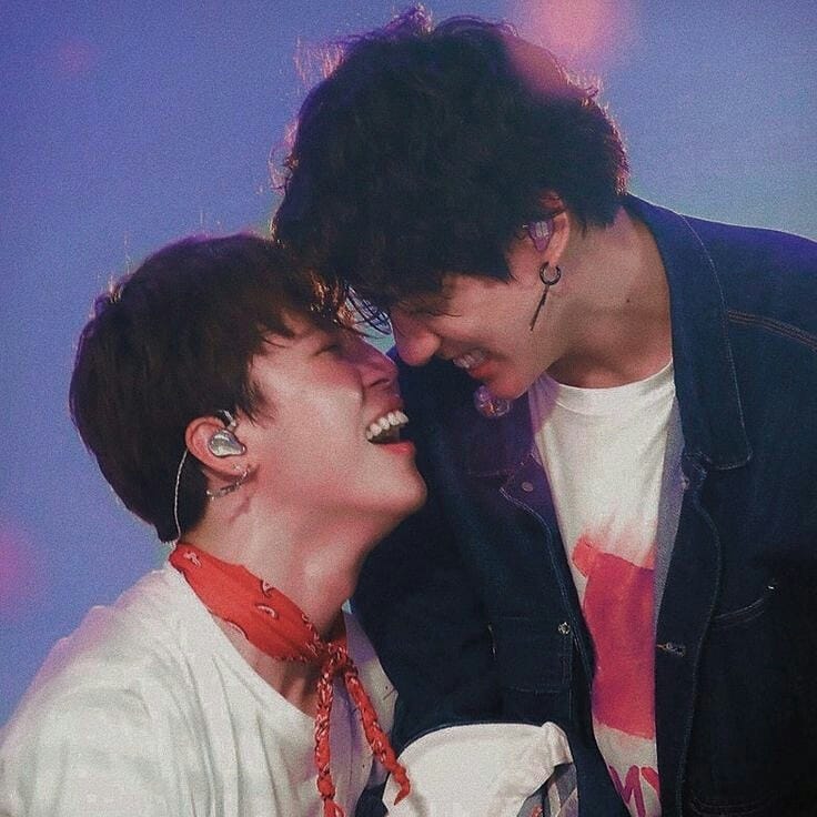 KikyArmy4's tweet photo. Mano do ceú,nao vejo nada demais👀melhores amigos e irmaos fazem isso o tempo todo🤡mas agora que o jimin fez isso no jk 😑nossa jikook assumindo😳.Ahh pela amor de deus😩 vcs nao sabem o que é Amor,Carinho,Admiraçao e Afeto NÃO 😥..ENTAO COMEÇEM A APRENDER...😑😡 https://t.co/FA4qySk63X