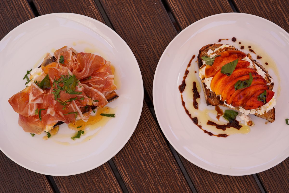 Milo and Olive tweet media