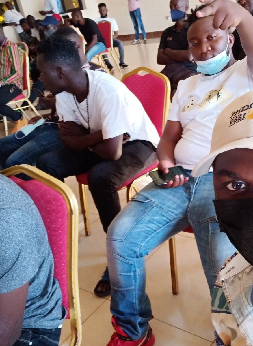 RinexPattern's tweet photo. This unity amongst Uganda's music producers will yield something big in the near future.
@ejijiminoi @diggy_baur @NashWondersPro @KaysamKumapeesa @RinexPattern @ProducerYaled 
#apau https://t.co/pkFsZz575D