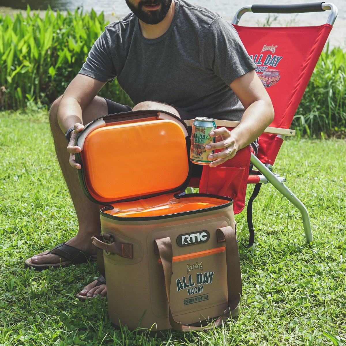 🗣 G I V E A W A Y
Check out our Instagram page to see our latest giveaway. Following the directions on the post for a chance to win a Founders Brewing-branded Rtic cooler: bddy.me/2WOsvaX