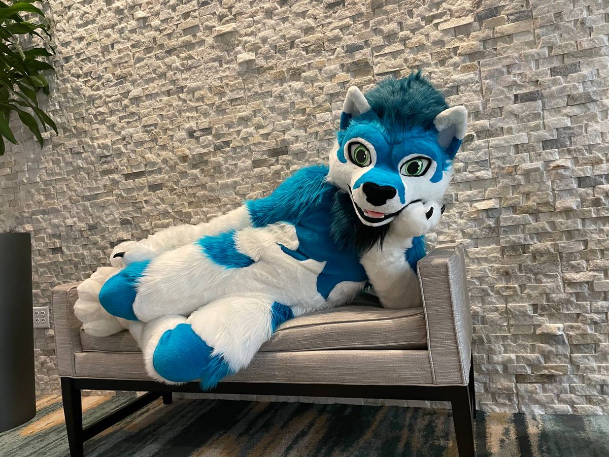 TheOneDima's tweet photo. Draw me like one of your French dressings
📷 @Sorrel_Pandoth 
#Megaplex 
#Megaplex2021 https://t.co/kMx7o90bc6