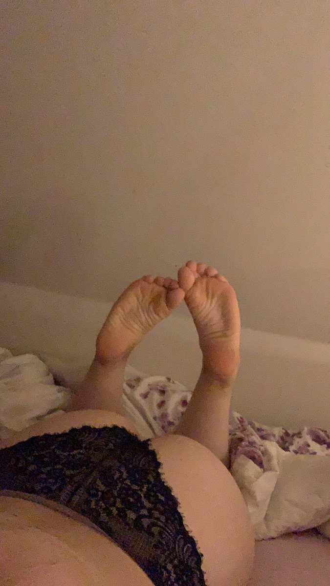 ThreeRoyalFeet's tweet photo. Going to bed, who wants to join?😉
Follow the link for more 🔥
https://t.co/83pxNzeKi2

#feetaddict #feetcommunity #feetdaddy #feetfetish #feetgirl #feetpic #feetfindom #FeetPicture #FeetWorshiping #fetish #feetworshi̇p #fuesse #sockslave #Feet #sellingcontent #sockslave https://t.co/FKVkbwvtix
