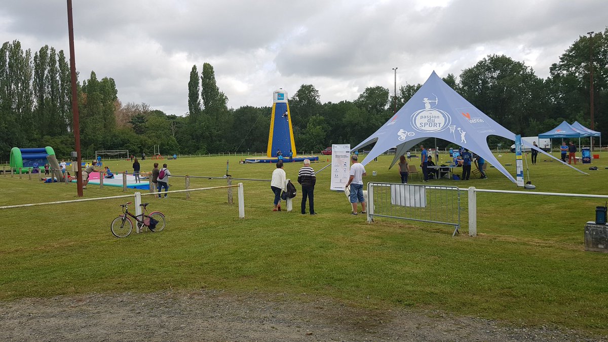 jpconte86's tweet photo. Très bonne journée sportive à St Rémy sur Creuse lors du passage de la caravane du sport. Merci au Département ainsi qu'aux bénévoles pour l'organisation. C'est près de 80 enfants qui ont pu profiter des differentes structures. https://t.co/rcWnLFDObs