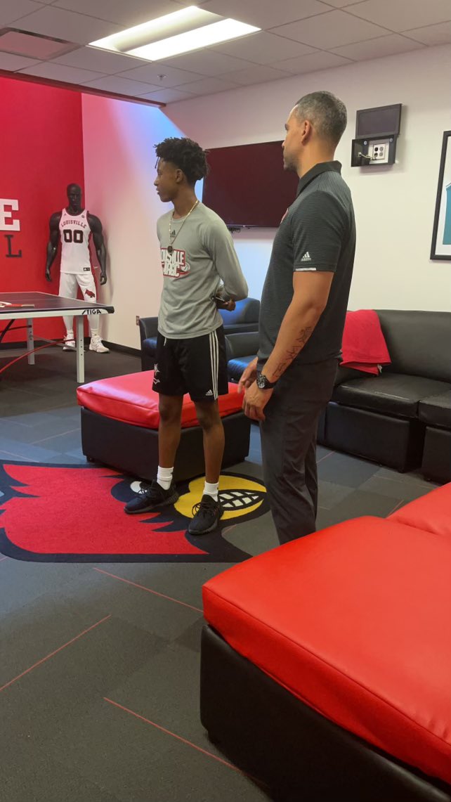 Damone king (@damoneking2) on Twitter photo Had a great unofficial visit in my hometown at the University of Louisville ! I want to thank <a href="/CoachChrisMack/">Chris Mack</a> and the rest of his coaching staff for having me on campus today.๐๐๐ Had a great unofficial visit in my hometown at the University of Louisville ! I want to thank <a href="/CoachChrisMack/">Chris Mack</a> and the rest of his coaching staff for having me on campus today.๐๐๐