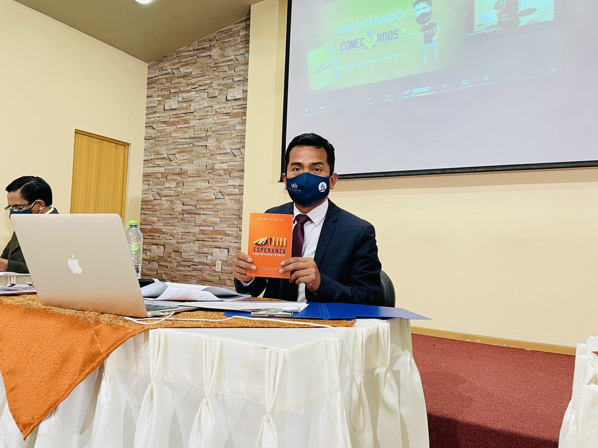 Presentación del Libro misionero “Esperanza para un mundo de crisis” en nuestra #PlenariaMSOP <a href="/EnzoChavez/">Enzo Chávez</a> <a href="/ginopes/">Gino 🇵🇪</a> <a href="/prraulyaranga/">Raúl Yaranga</a>