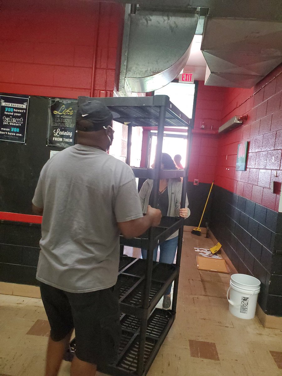 Knox family strikes again, a colleague needed help moving their classroom, the whole gang showed up. <a href="/courtwrightmr/">Michael Courtwright</a> <a href="/DPrincipalCWM/">Christopher McNeil-Ed.D</a> <a href="/lhmarrero/">Lori Marrero</a>