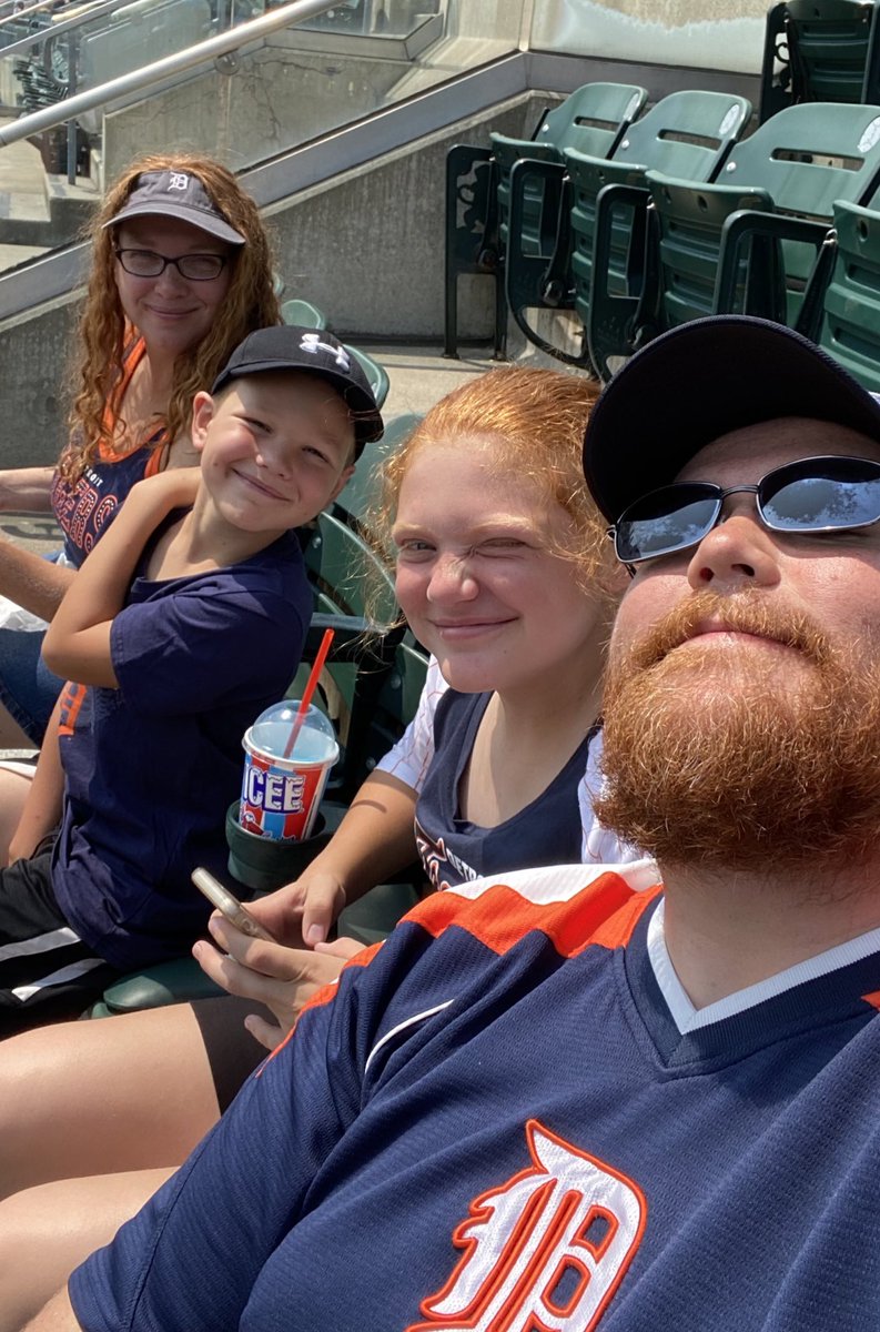 ReynicCSW's tweet image. This, right here, is a good Thursday afternoon ⚾️