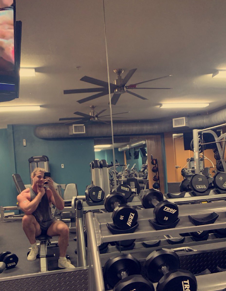 allen88_d's tweet photo. i had always hoped i’d beef up one day 😩 https://t.co/McDn7JSiSl