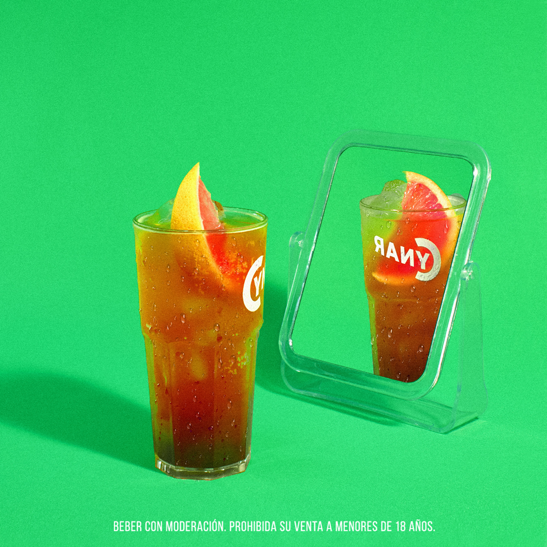 Un trago que está muy bueno, pero se la cree. #Cynar con pomelo