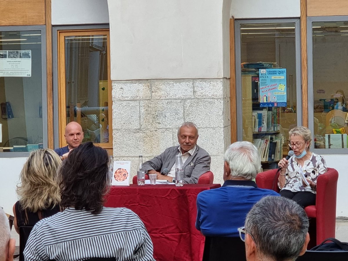 Presentazione di Futilità di Francesco Fiorentino <a href="/MarsilioEditori/">Marsilio Editori</a>