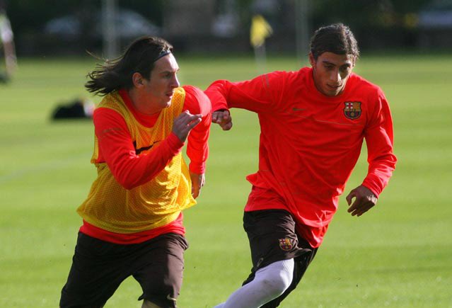 Only 4 Uruguayans played with Lionel Messi during his Barcelona career • Martin Caceres • Luis Suarez • Santiago Bueno • Ronald Araujo