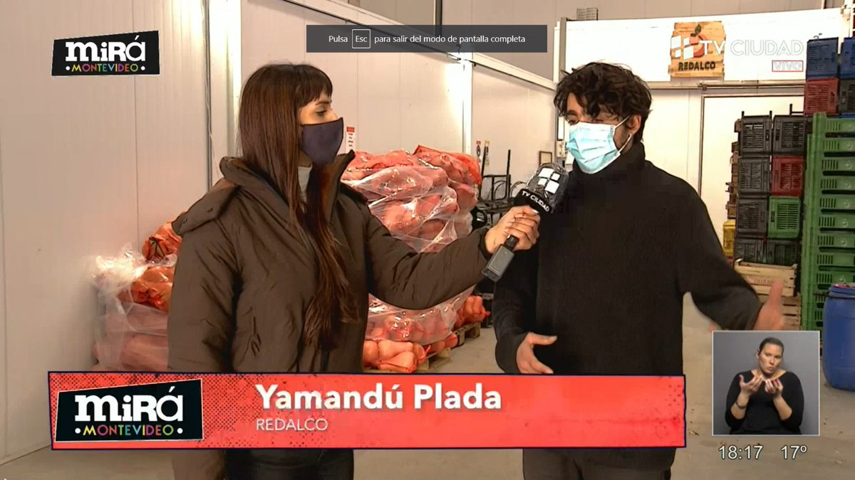 miramontevideo's tweet photo. #MiráMontevideo @morenasimon_  conversa con Yamandú Plada de @REDALCOUY 

La organización selecciona alimentos en buen estado en la @UAM_Uy con voluntarios y se entregan con logística propia, a unas 320 instituciones beneficiarias. https://t.co/A7MiS2Qlj2