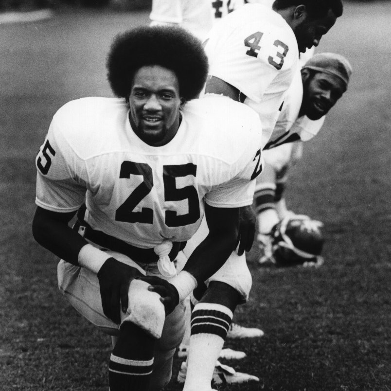 Billy Sims (@realbillysims) on Twitter photo FRO-back Thursday
Photo credit - unknown #BillySims #Heisman #BoomerSooner #tbt #throwbackthursday <a href="/OU_Football/">Oklahoma Football</a> <a href="/OU_Athletics/">Oklahoma Sooners</a> <a href="/OU_Alumni/">OU Alumni Assoc.</a> FRO-back Thursday
Photo credit - unknown #BillySims #Heisman #BoomerSooner #tbt #throwbackthursday <a href="/OU_Football/">Oklahoma Football</a> <a href="/OU_Athletics/">Oklahoma Sooners</a> <a href="/OU_Alumni/">OU Alumni Assoc.</a>
