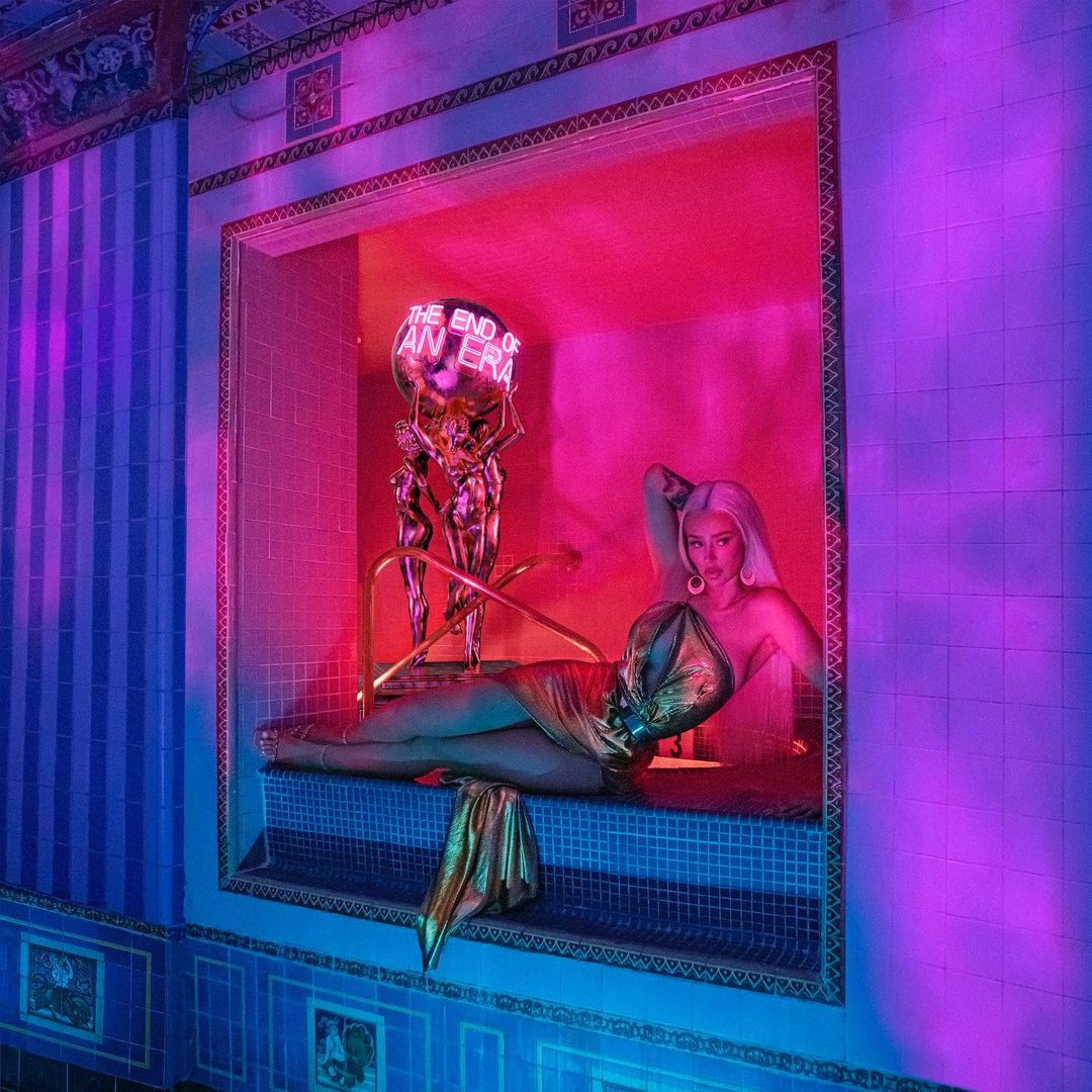 RapUp's tweet photo. Iggy Azalea's new album "The End of an Era" drops next week. See the tracklist: https://t.co/UTI1YlsER4 💜 https://t.co/lzk6yDBCBH