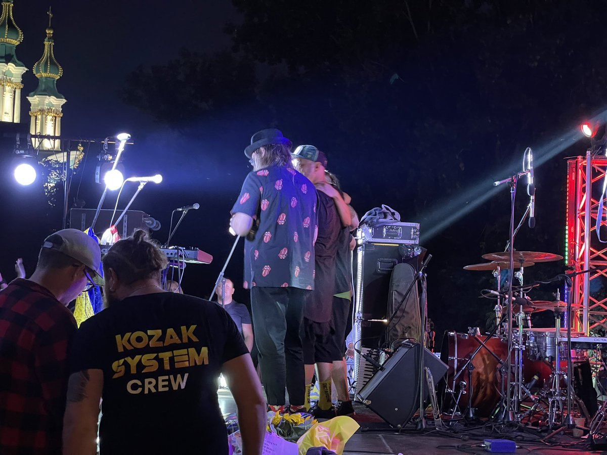orysiaTRAVELS's tweet photo. Benefits of #Kyiv #summertime August living? Less peeps in town & outdoor concerts, like this one last night on Uzviz. Kozak System playing on Vsi Svoi’s terrace w/St Andrew’s church in the background. #JustPlainCool https://t.co/S1mEB7oVar