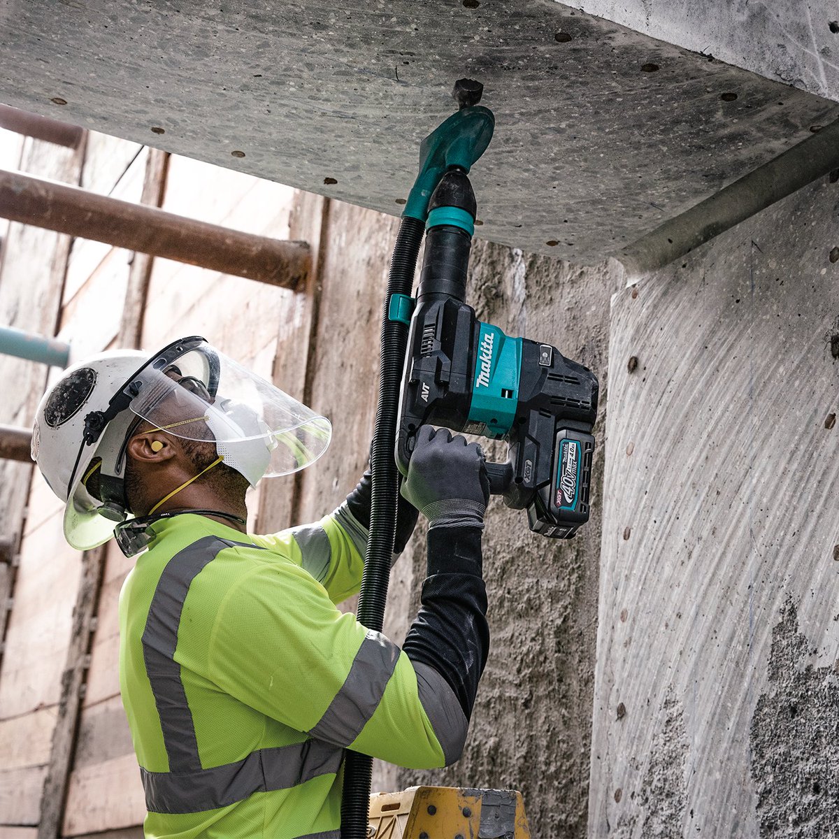 MakitaTools's tweet photo. The 80V max (40V max X2) XGT Brushless 28 lb. Demolition Hammer (GMH02) and 40V max XGT Brushless 15 lb. Demolition Hammer (GMH01) are cordless concrete solutions designed for heavy-load applications.
https://t.co/80Tuse1mDJ
#XGTsystem #makitausa #makitatools #makitaxgt https://t.co/Z7HoA5iEea