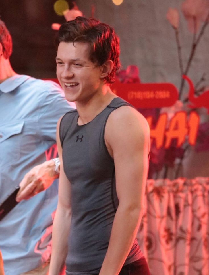 hyucasz's tweet photo. tom holland as peter parker is simply the most perfect thing in the world https://t.co/3E6Q5vaOFW
