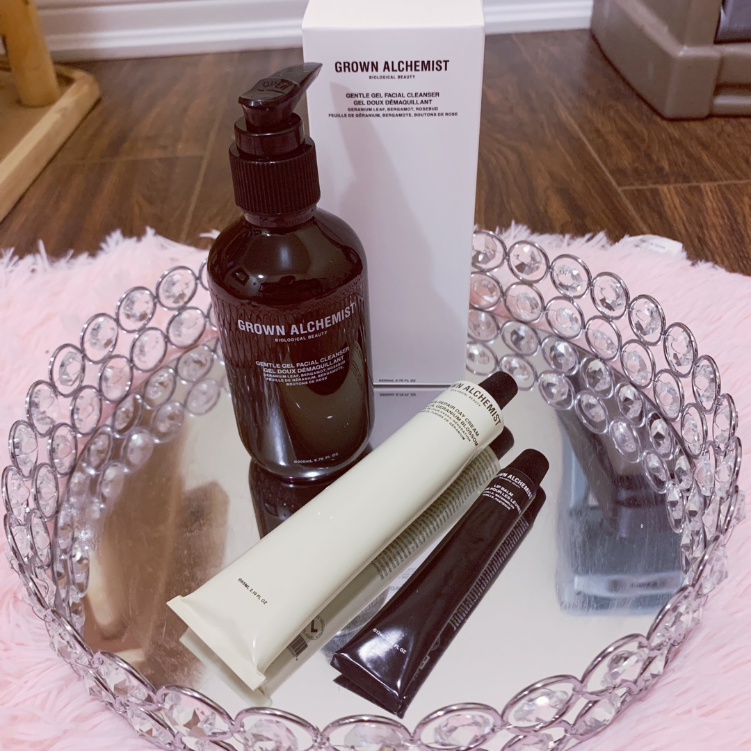 j0anneeee's tweet photo. For a full review click the link in my bio!#complimentary #myskinstory @Influenster @grownalchemist https://t.co/Ha7AXp1wB9