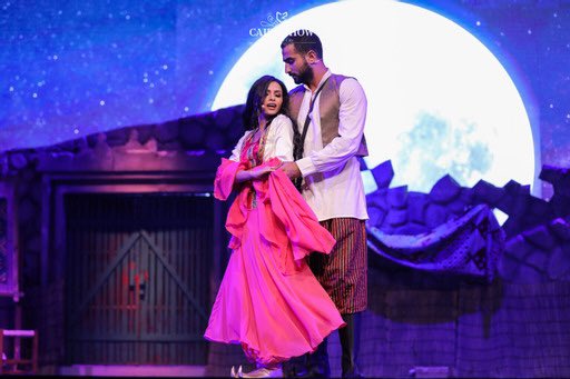 MagdyElhawary1's tweet photo. فعلاً يابخت اللي في تاريخه #مسرح 🎭 😅
#المجد_للمسرح
#CairoShow 🤗
#ياما_في_الجراب_ياحاوي
#كايروشو_في_الإسكندرية @Sharnouby @zeena2512 @CarmenSoliman @cairo_show @MagdyElhawary1 https://t.co/1JRdggH8lw