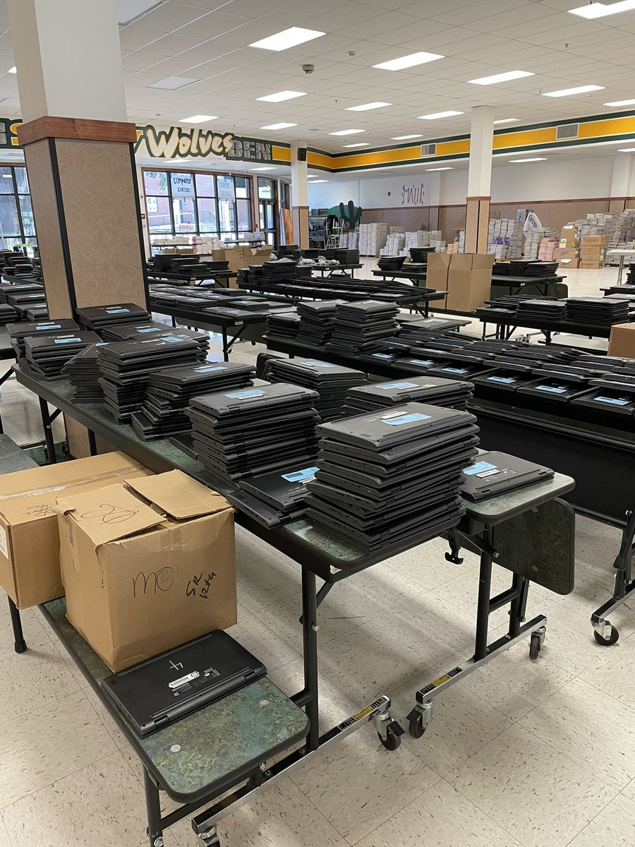 Hey Wolves 🐺 💚💛💚 Wolfpack Day is in full swing!! Grab your mask &amp; come over!! 🏃 Don’t forget your Chromebook 💻. We are full 1:1 &amp; EVERY STUDENT needs to pick up their SRVUSD device in the Commons! <a href="/SrvhsA/">SRVHS_Academics</a> <a href="/WERSR/">San Ramon Valley HS</a> <a href="/SRVHSPTSA/">SRVHS PTSA</a> <a href="/SRVUSD1/">SRVUSD</a> <a href="/srvathboosters/">SRV Ath Boosters</a> <a href="/SRVHS_Athletics/">SRVHS Athletics</a>