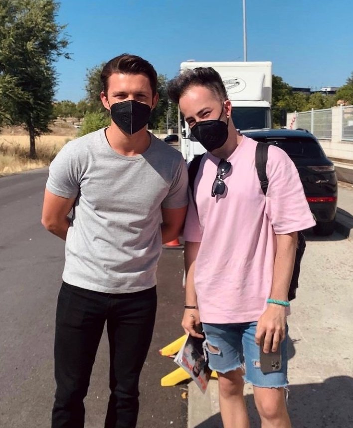 hllndbrina's tweet photo. tom holland es una gran persona siempre se preocupa por fans https://t.co/05DNYDazMY