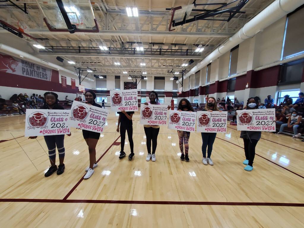 april_williams4's tweet photo. Welcome beautiful Roses 🌹 #CampSpark #BridgeCamp #RoseCamp #ChooseYWCPA #HISD @HISDHighSchools @ywprep #NotIfButWhere #CollegeBound🎓 @KNicoleRob https://t.co/hkllWfjz1J