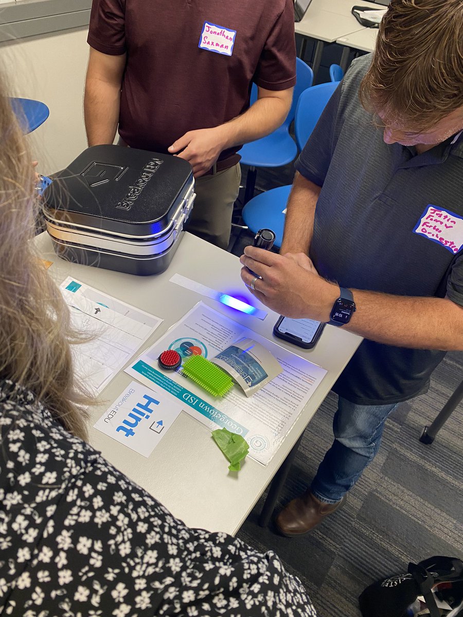 DrEmily19's tweet photo. @ForbesFalcons enjoyed getting to know our new teachers with a learner profile breakout room- backpack edition #GISDB2S https://t.co/Ka0chaFtpz
