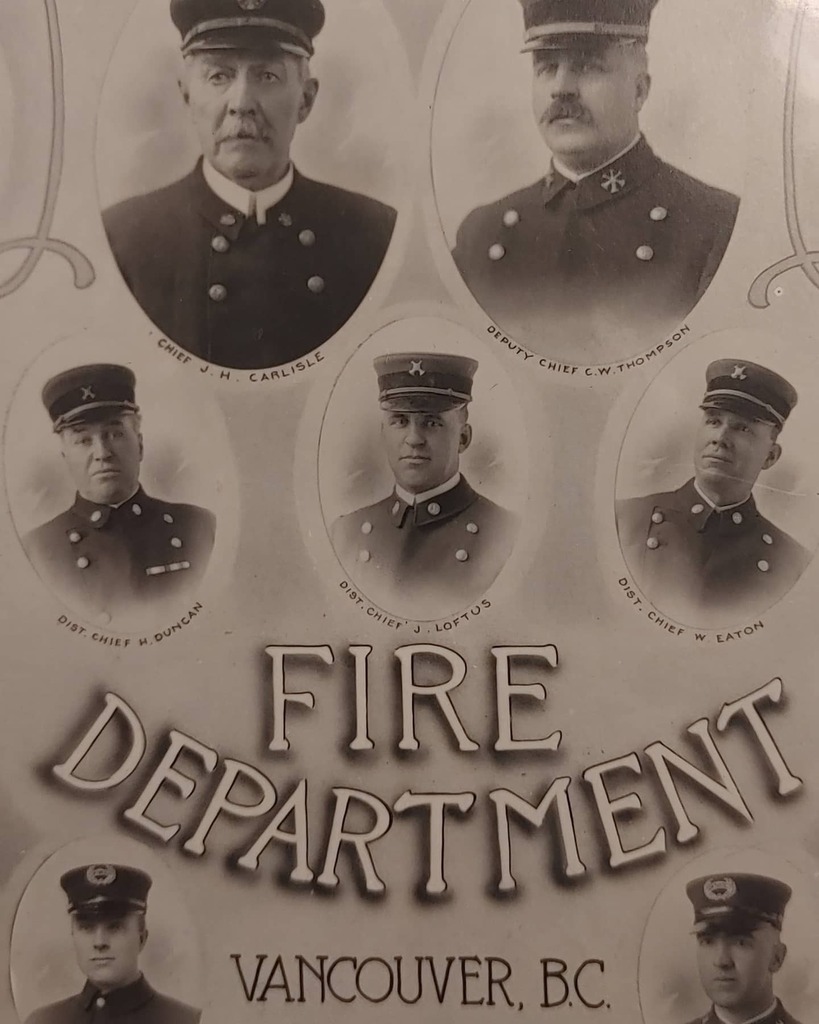 Detail from hundred year old photo of Vancouver Fire Department with 192 portraits.
Lot 99 in our 7 Aug online auction.
#vfd #vancouverfiredepartment #vancouverphotos #weeksphoto #onlineauctions instagr.am/p/CSNdjD3ps6r/