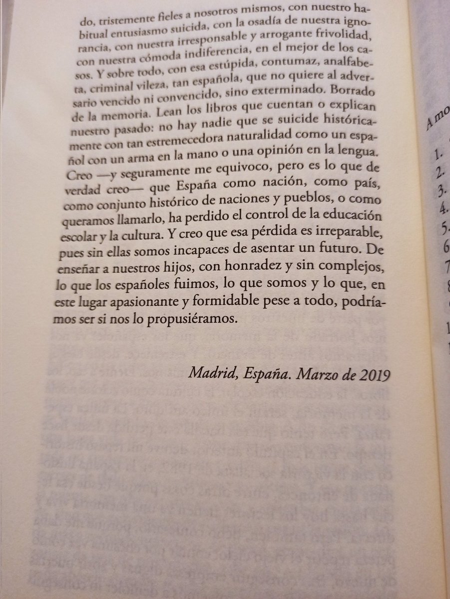 Claro, conciso, didáctico... Gracias <a href="/perezreverte/">Arturo Pérez-Reverte</a>