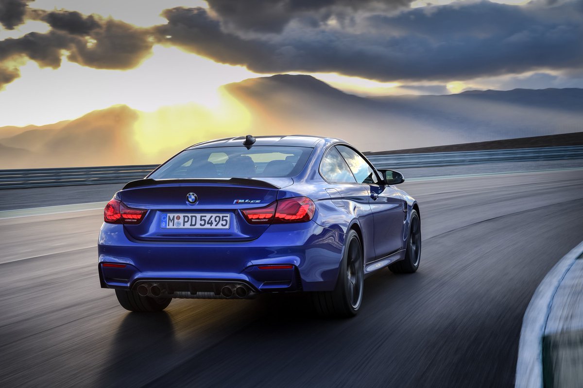 MohlaleGCR's tweet photo. BMW M CS Brilliance💙❤️ https://t.co/872yLEctwi