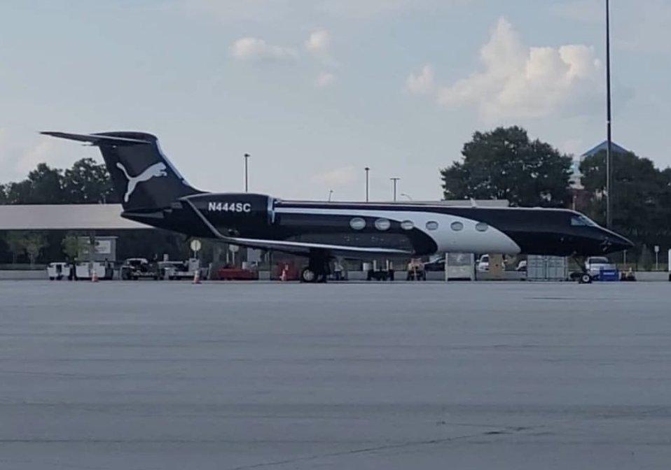 jay z puma plane