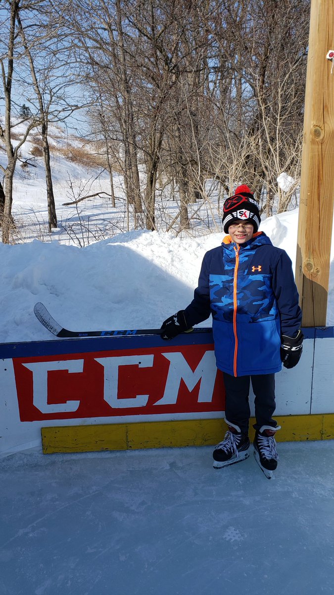 FanaticHockyDad's tweet photo. @CCMHockey 🙋🙋‍♂️🙋🙋‍♂️ https://t.co/o0DAbsJUPt